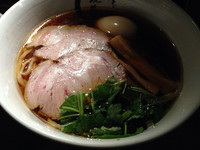 「極 醤油ラーメン」@らーめん愉悦処 鏡花の写真