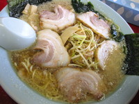 「ネギチャーシューメン（中盛）￥９００」@ラーメンショップ 片柳店の写真