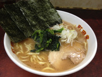 「ラーメン」@横浜ラーメン 町田家 新宿南口店の写真