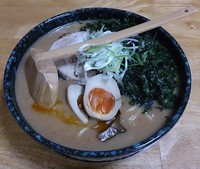 「濃口醤油らーめん太麺仕立て　750円」@麺処福吉ATSUSHIの写真