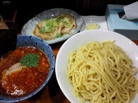「辛つけ麺（大）＋チャーシュー＋ニンニク」@きんの写真