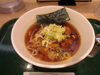 「朝醤油らーめん」@T’sたんたん 東京駅京葉ストリート店の写真