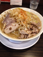 「豚骨にほ一朗半」@にぼ次朗 新大阪店の写真