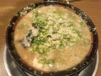 「とんこつラーメン」@無鉄砲 大阪店の写真