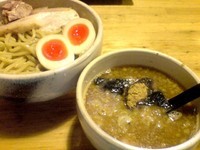 「焼豚つけめん（中・780円)＋味玉(100円)」@めん業一筋 善龍の写真