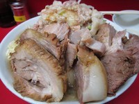 「小豚（ヤサイニンニクアブラ）+生玉子」@ラーメン二郎 西台駅前店の写真