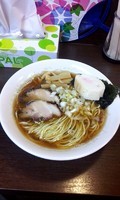 「煮干し正油＋追い煮干し(無料)　@500円」@ラーメン木曜日の写真