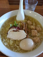 「ワンタンメン（塩）850円」@らーめん穀雨の写真