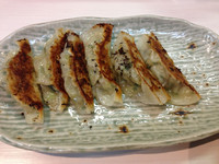 「鶏三郎らあめん並盛＋ギョーザ（開店サービス価格）」@宮崎らーめん 鶏三郎の写真