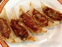 「ぎょうざ（１皿５ヶ）【２５０円】」@亀戸ぎょうざ 両国店の写真