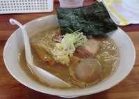 「味玉ラーメン(細麺･ニンニク入り)750円」@ラーメン岩佐 下鶴間店の写真