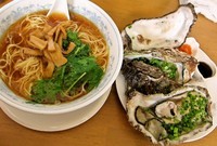 「【長月の一杯】かけ蕎麦With活天然本岩牡蠣　1,500円」@MENYA 食い味の道有楽の写真