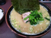 「ラーメン＋半ライス　650＋100円」@壱成家 柏店の写真