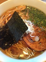 「濃厚魚出汁 醤油【７６０円】・大盛【１００円】・バラ巻き」@喜元門 水戸笠原店の写真