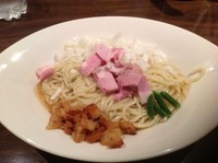 「牛あぶらそば＋中盛　750円」@麺屋じもとの写真