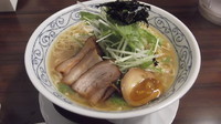 「鶏骨醤油ラーメン750円+大盛100円」@鶏骨スープ 青桐の写真
