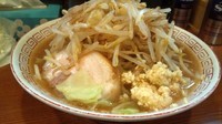 「ラーメン(麺半分)　やさい、にんにく　700円」@らーめん ◯八の写真