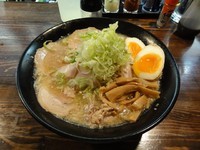 「醤油チャーシュー麵大盛　煮玉子　麺硬め　ビール」@麺処 繋-Guの写真