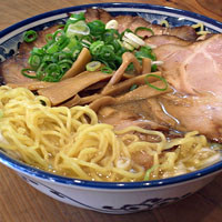 「ランチらー麺500円＋チャーシュー300円」@ラー麺 鎌倉家の写真