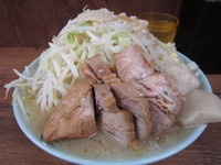 「小豚（ヤサイマシマシ、ニンニク、アブラ）」@ラーメン二郎 池袋東口店の写真