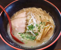 「豚骨らーめん　塩　650円」@三鷹食堂いなりの写真