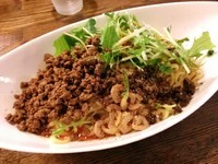 「つゆ無し担々麺（3辣・大）\920」@四川担担麺 阿吽 湯島店の写真