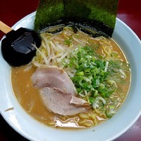 「味噌ラーメン（並）￥７５０」@ガッツラーメン 久米川店の写真