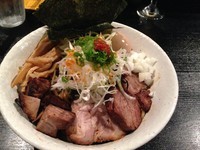 「ABURASSO 中盛り 750 + 特製トッピング 150」@BASSO ドリルマンの写真