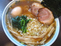 「【気まぐれメニュー】秋刀魚煮干の中華そば（醤油）￥７００」@つけ麺 弥七の写真