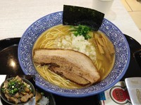 「サクマ式【ニボやん】 + 飯飯」@麺屋 一燈 ラゾーナ川崎店の写真