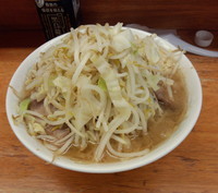 「小ラーメン（650円）（ﾆﾝﾆｸ）」@ラーメン二郎 立川店の写真