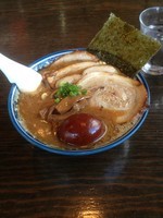 「濃厚チャーシューそば1050円 ＋味付たまご100円」@中華そば 山猫軒の写真