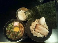 「特･肉玉つけ麺(あつもり)＋半ライス(無料)」@肉玉蕎麦 おとど 北松戸総本山の写真