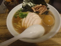 「特製烏賊煮干し鳥白湯そば」@新橋 纏の写真