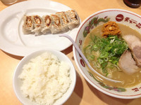 「ギョウザ定食+肉味噌KO醤」@天下一品 新宿西口店の写真