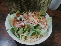 「【9月限定】冷製シーザーサラダ麺 ￥700＋海苔(SC)」@伝家 志木店の写真