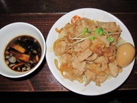 「肉盛りつけ麺並780円＋肉増し220円＋無料味玉」@魁 肉盛りつけ麺 六代目けいすけの写真