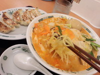 「モツ野菜ラーメン餃子セット740円」@日高屋 日暮里南口店の写真