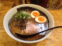 「和のとんこつ＋味玉（￥680＋￥100）」@麺屋 共鳴りの写真