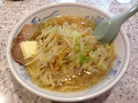 「塩バターラーメン」@つけ麺みなみの写真