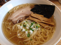 「しろじょうゆらーめん 中」@らーめん みき屋の写真