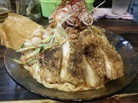 「【限定】シビレ坦々～油醂鶏750円＋生ビール」@丸め～背脂煮干～の写真