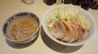 「つけめん（780円）＋豚増し(200円）＋味付玉子　野菜多め」@らーめん 陸 尾山台店の写真