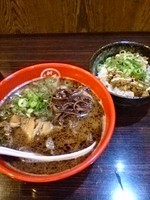 「新風麺+チャー丼」@博多新風 博多デイトス店の写真