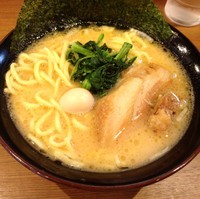 「豚骨醤油ラーメン（￥720）」@横浜家系ラーメン 一刀家 赤坂本店の写真