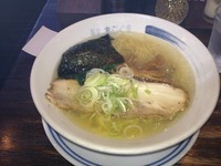 「白醤油ラーメン」@野田醤油ラーメン 麺屋あじくま 柏インター店の写真
