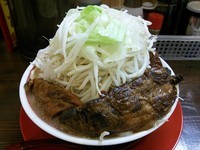 「豚ゴリラー麺（麺大盛り：３００ｇ、野菜増し：２倍　全て無料）」@ラッキー食堂まとや 千曲店の写真