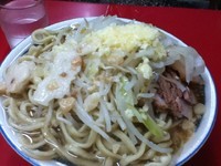 「小ラーメン豚入り（ヤサイアブラマシニンニクマシマシ）」@ラーメン二郎 目黒店の写真