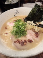 「濃厚鶏白湯らーめん750円」@麺屋 藤しろ 目黒店の写真