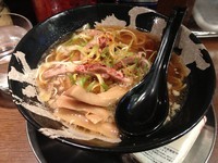 「イベリコ豚のピリ辛ネギチャーシュー麺」@らーめん博多維新 大井町店の写真